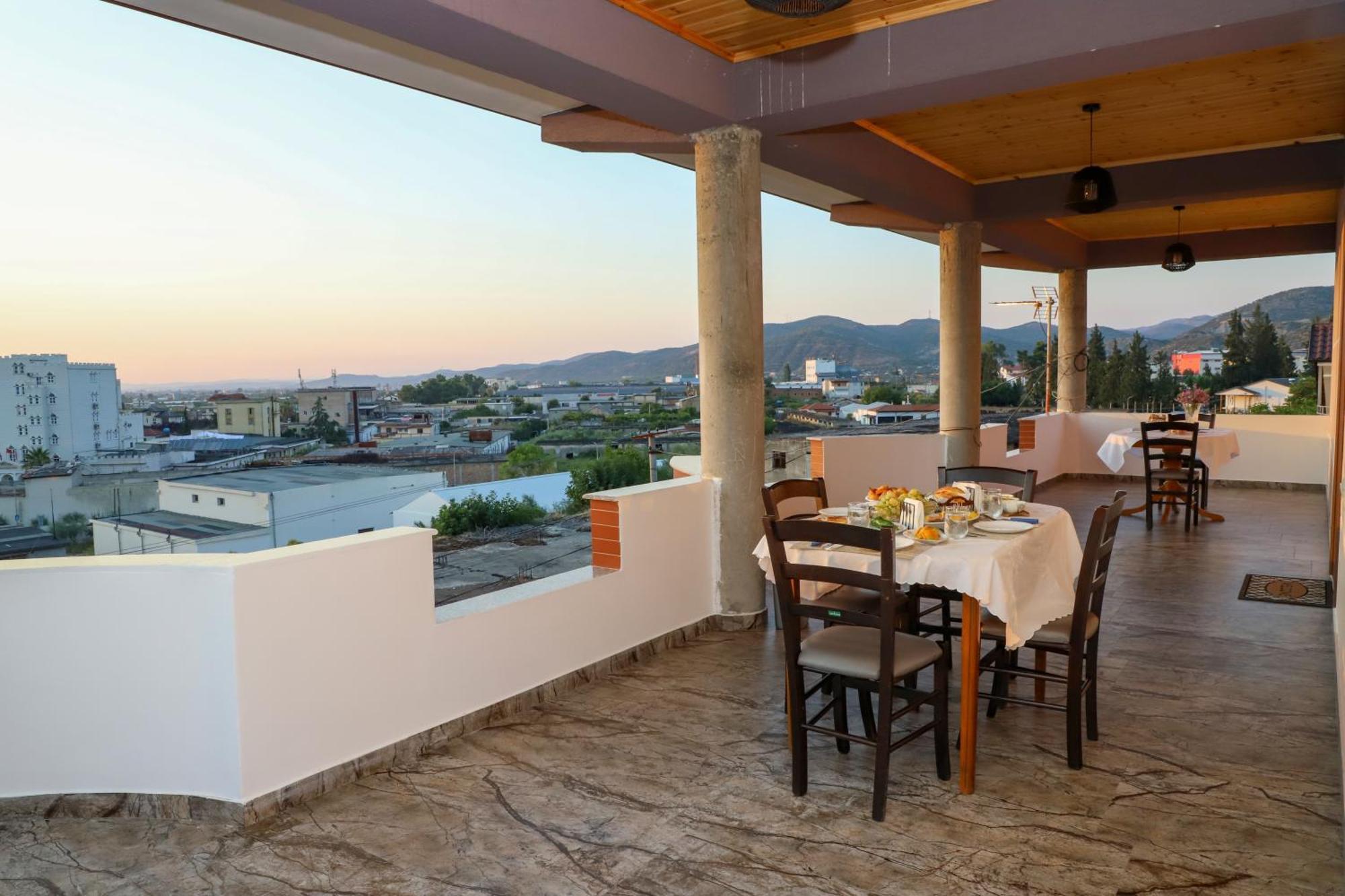 Georgemishel Guest House Berat Exterior foto