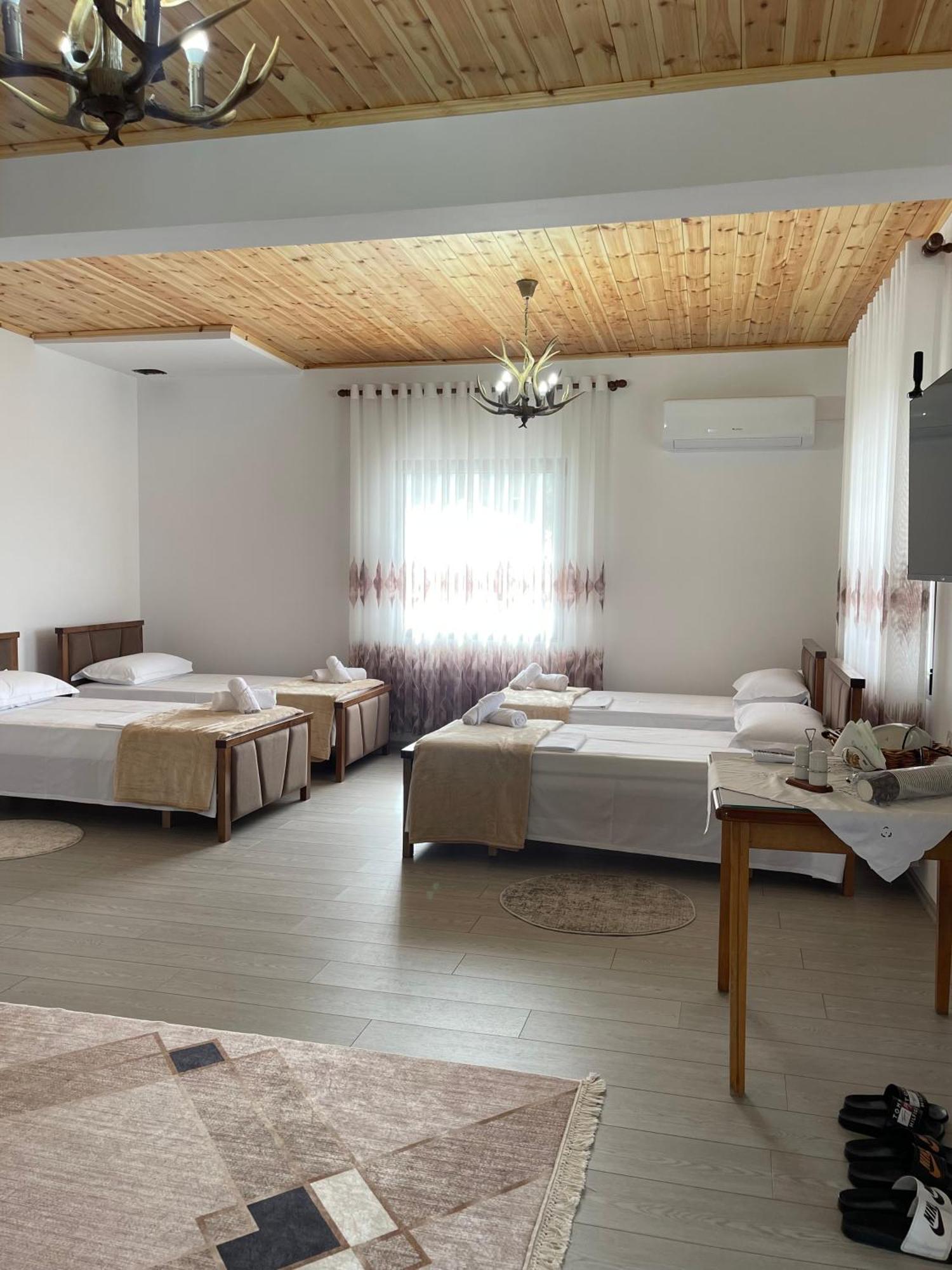 Georgemishel Guest House Berat Exterior foto